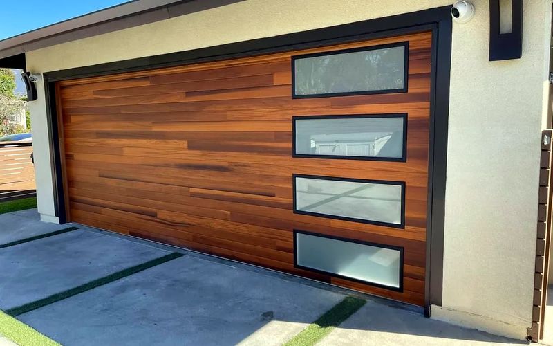 Bottom panel checked, Conway, 1 hr 12 min on-site for emergency garage door repair Orlando gallery scene 6